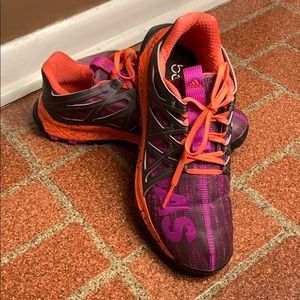 Adidas Bounce tennis shoes size 9